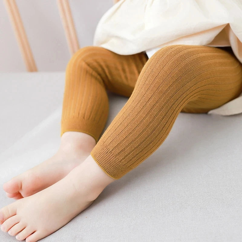 Pantalón de punto de algodón elástico para niños de 0 a 6 años.